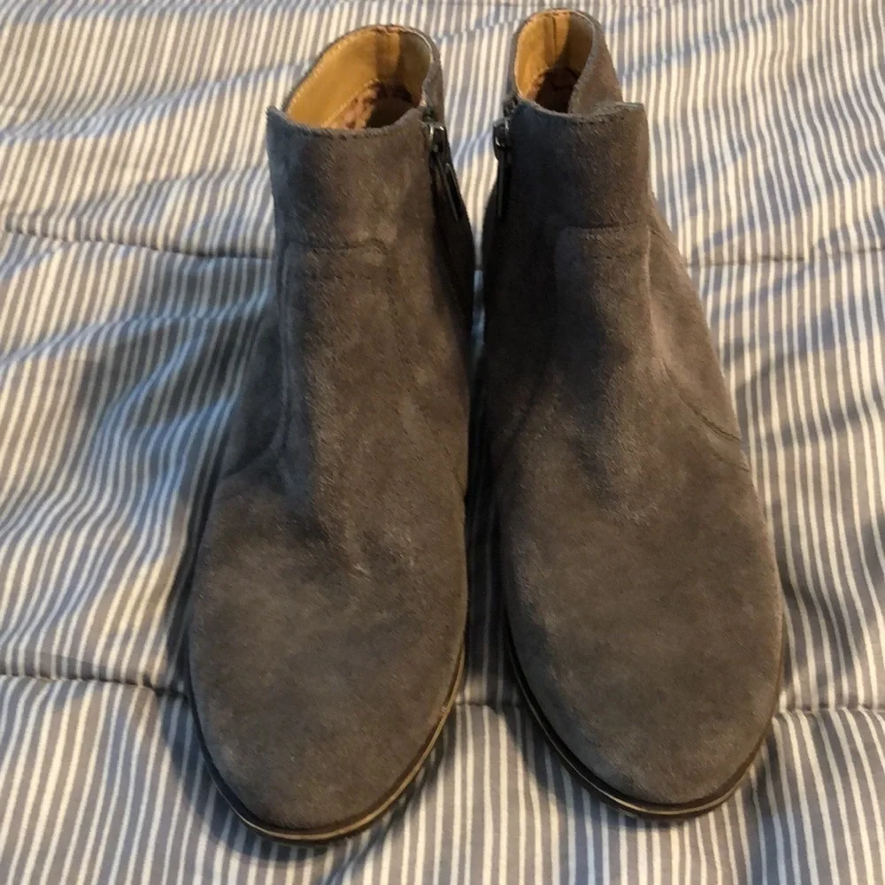 Lucky Brand Size 8M / 38 Gray Suede Leather Western Style Booties